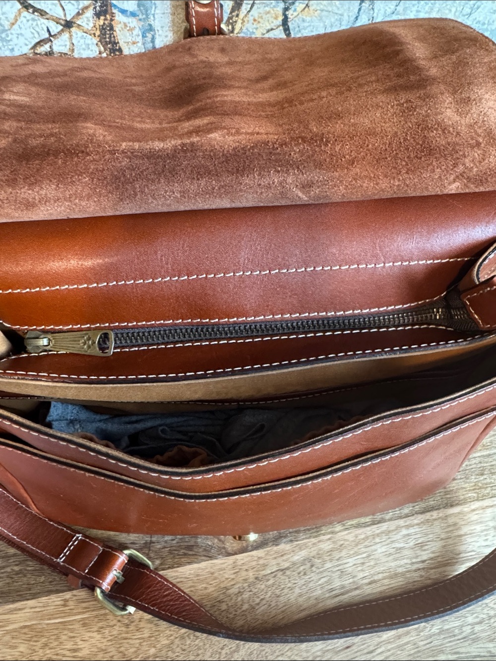 Patricia Nash British Tan Full Grain  Leather Crossbody / Saddle Bag Brass - Picture 8 of 16
